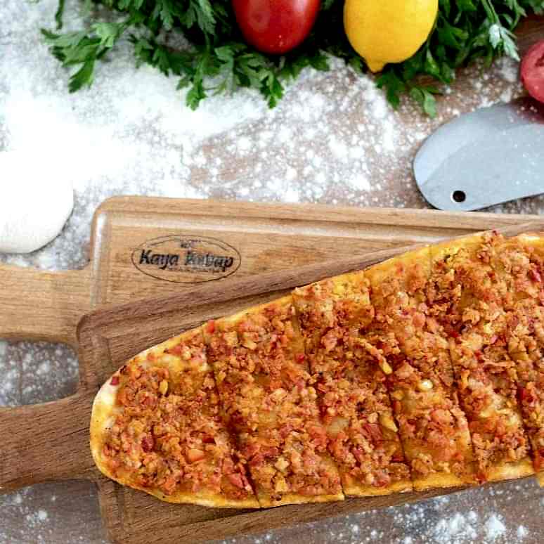 Kaya Kebap - Kıymalı Pide